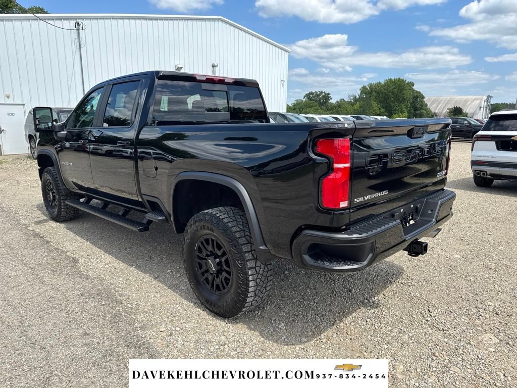 Used 2025 Chevrolet Silverado 2500 ZR2 AWD/4WD image 3