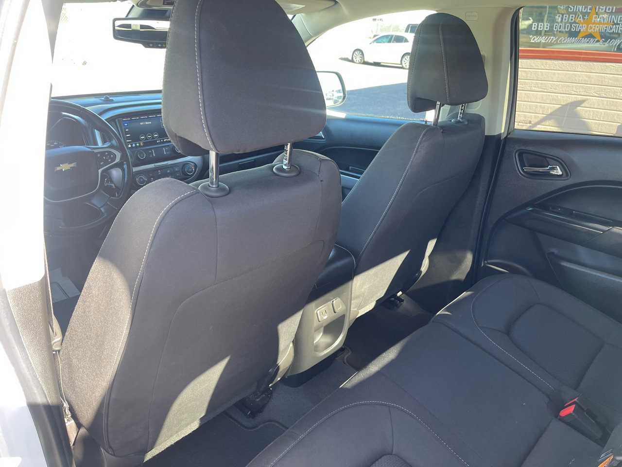 Used 2022 Chevrolet Colorado LT w/ Safety Package image 18