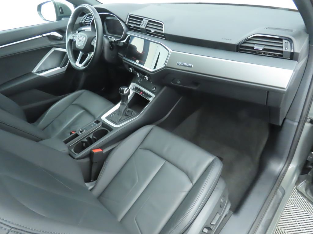 Used 2023 Audi Q3 2.0T Premium w/ Convenience Package image 17
