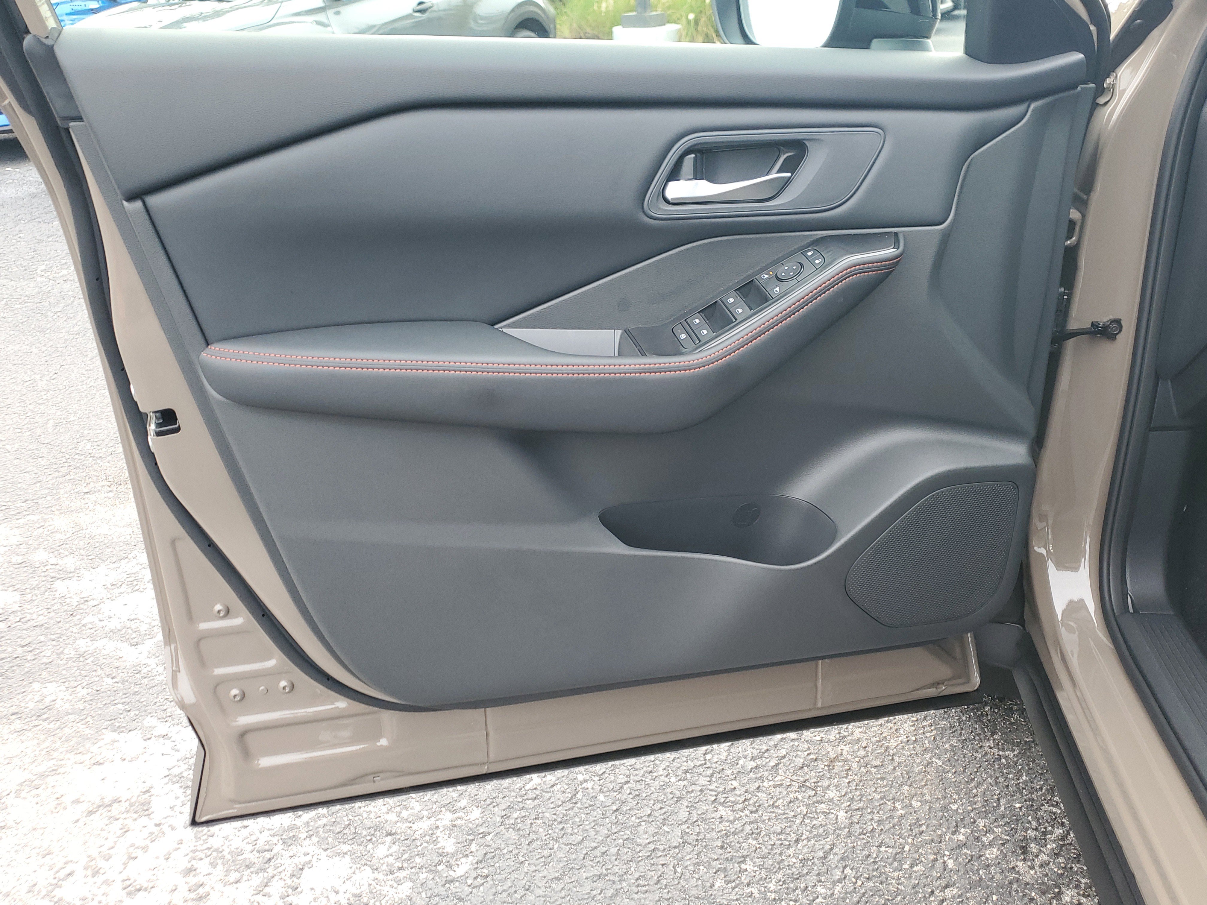 New 2026 Nissan Rogue SV image 10