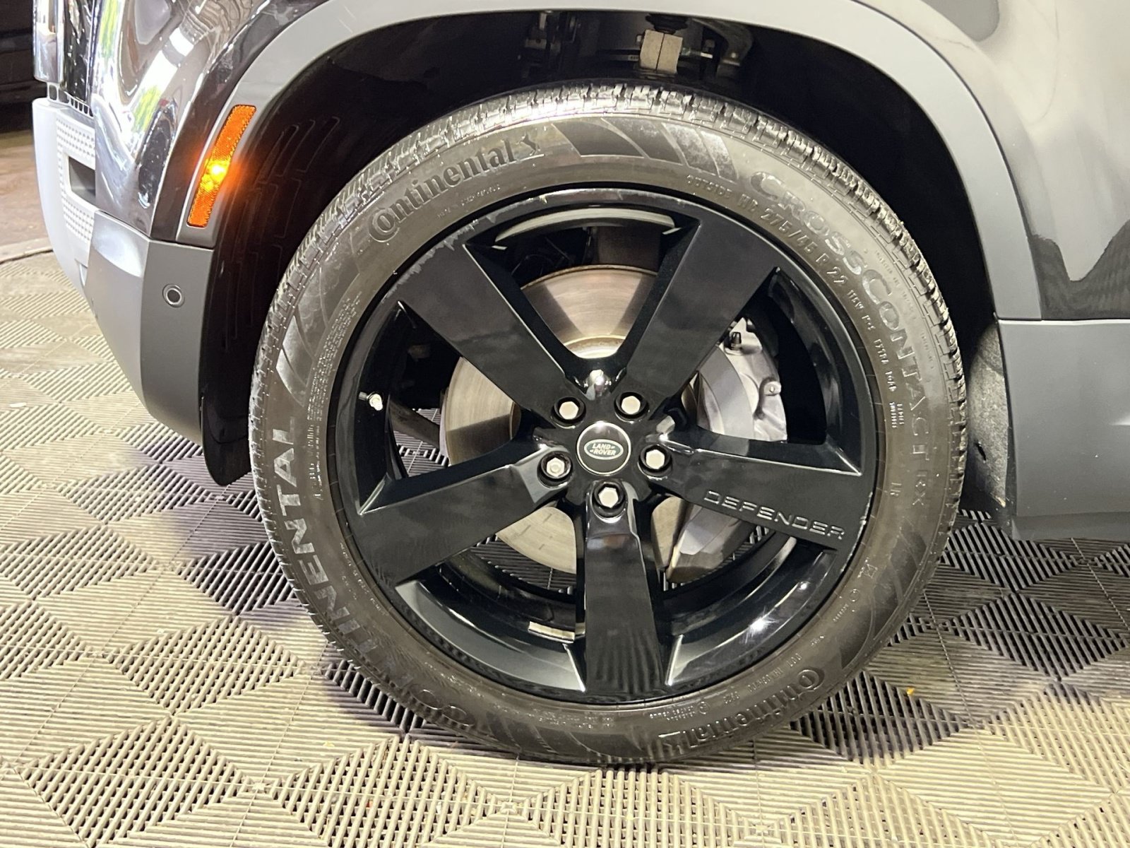 Used 2020 Land Rover Defender 110 HSE AWD/4WD image 13