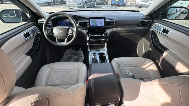 Certified 2023 Ford Explorer Platinum w/ Class IV Trailer Tow Package image 12