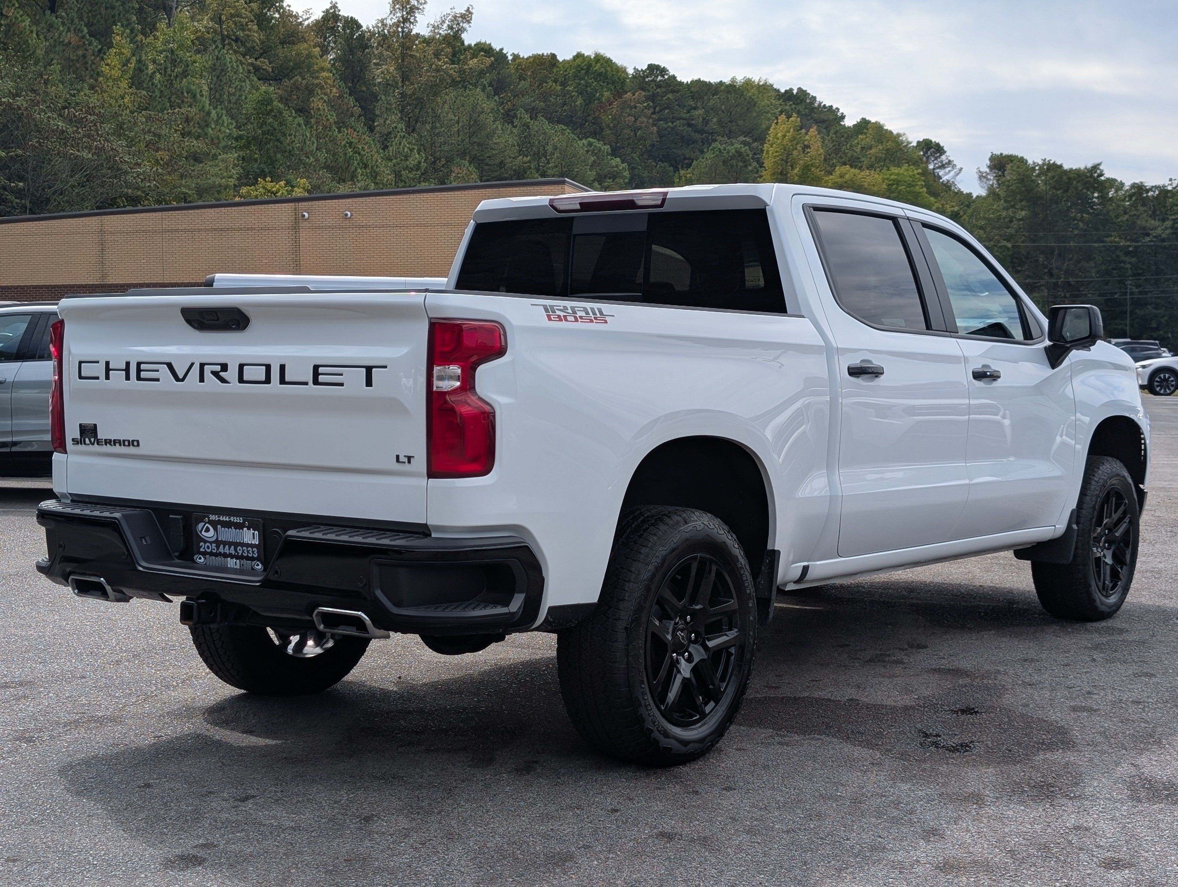 Used 2026 Chevrolet Silverado 1500 LT Trail Boss w/ LT Trail Boss Premium Package AWD/4WD image 9