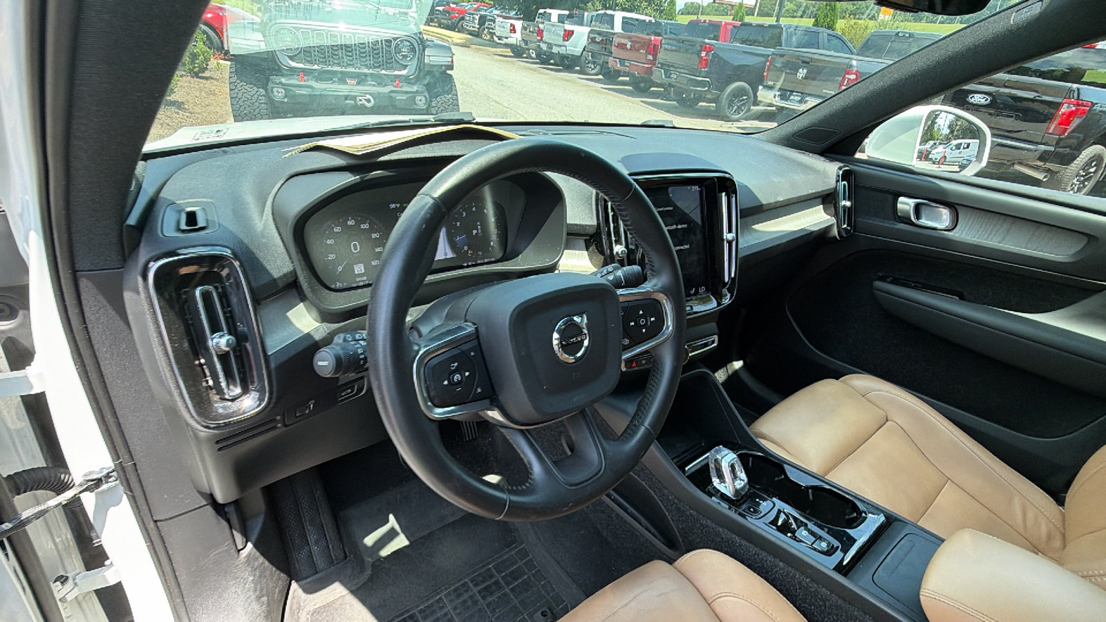 Used 2021 Volvo XC40 T5 Inscription w/ Protection Package Premier AWD/4WD image 25