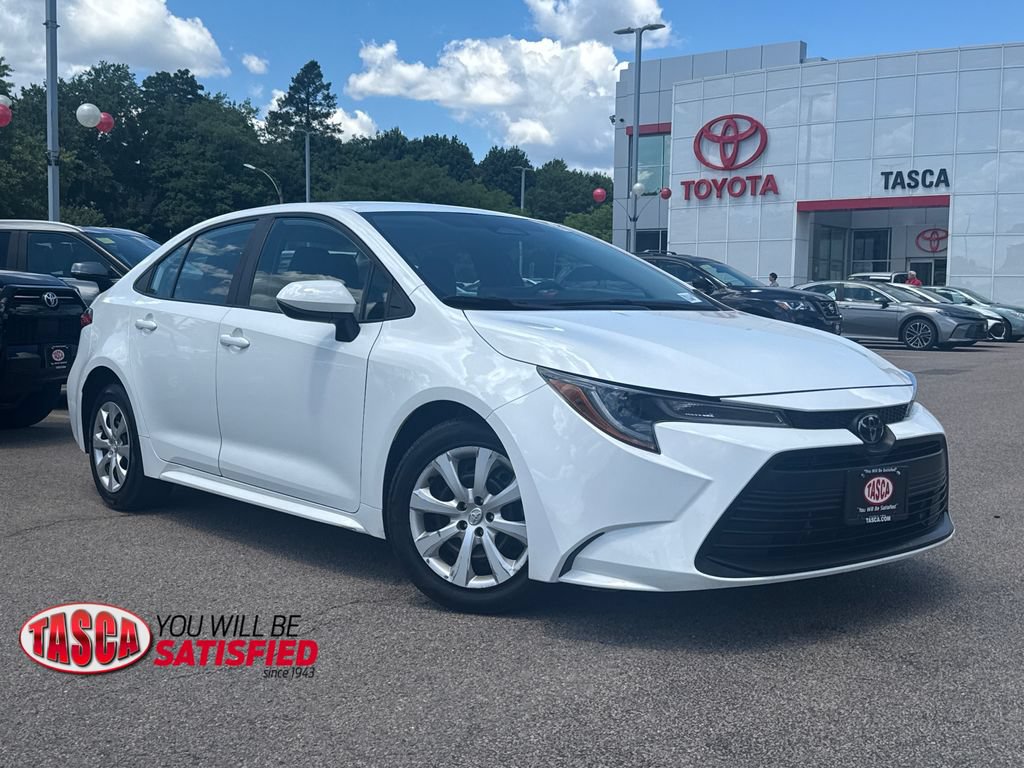 Used 2024 Toyota Corolla LE FWD image 1