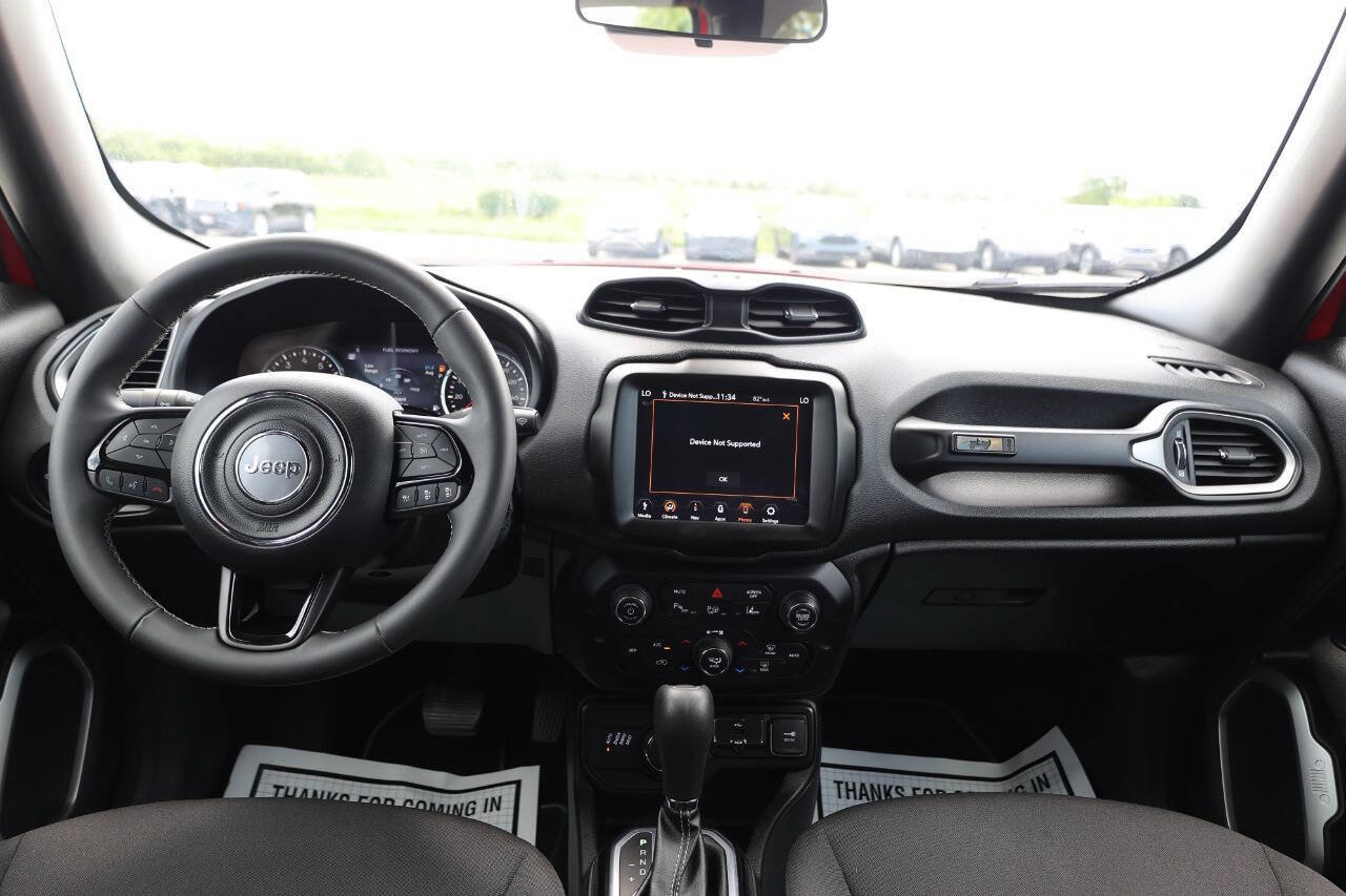 Used 2021 Jeep Renegade Latitude w/ Luxury Group II AWD/4WD image 14