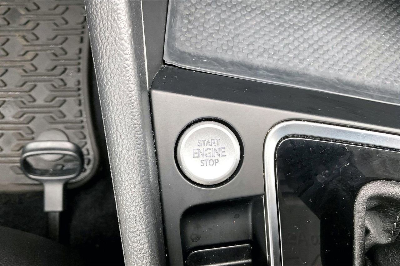 Used 2021 Volkswagen Jetta R-Line image 27