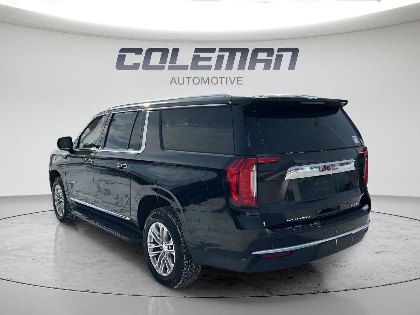 Used 2024 GMC Yukon XL SLT AWD/4WD image 4