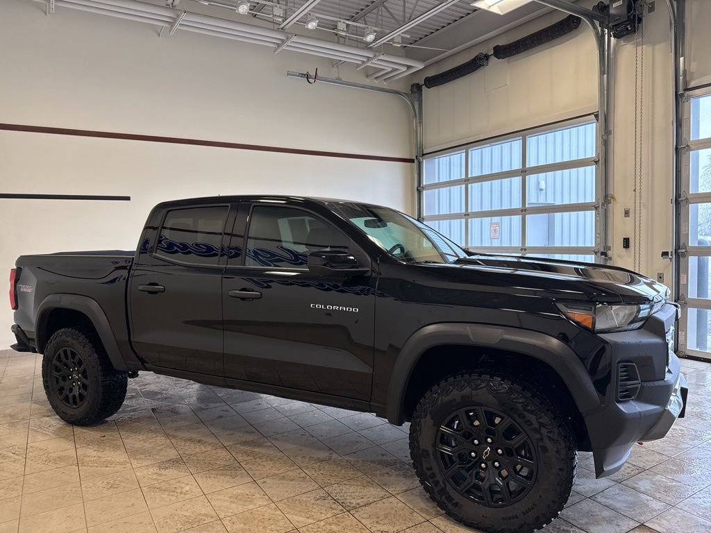 Used 2024 Chevrolet Colorado Trail Boss w/ Technology Package image 5