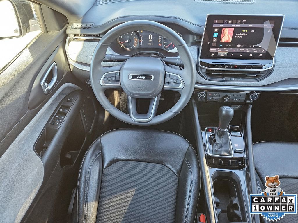 Used 2023 Jeep Compass Latitude image 32