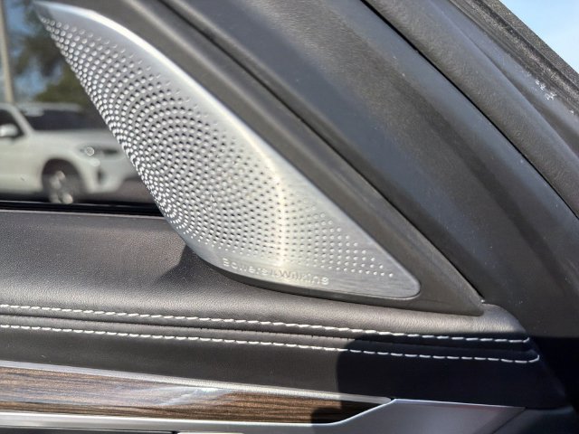 Used 2022 BMW M760i xDrive AWD/4WD image 27