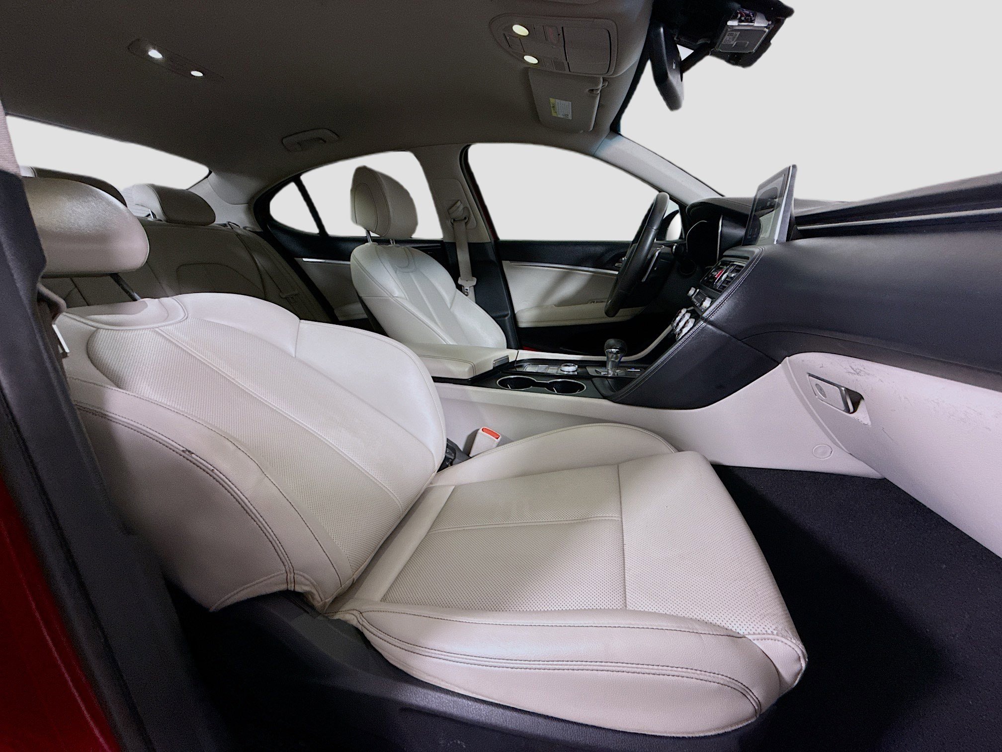 Used 2020 Genesis G70 2.0T image 27