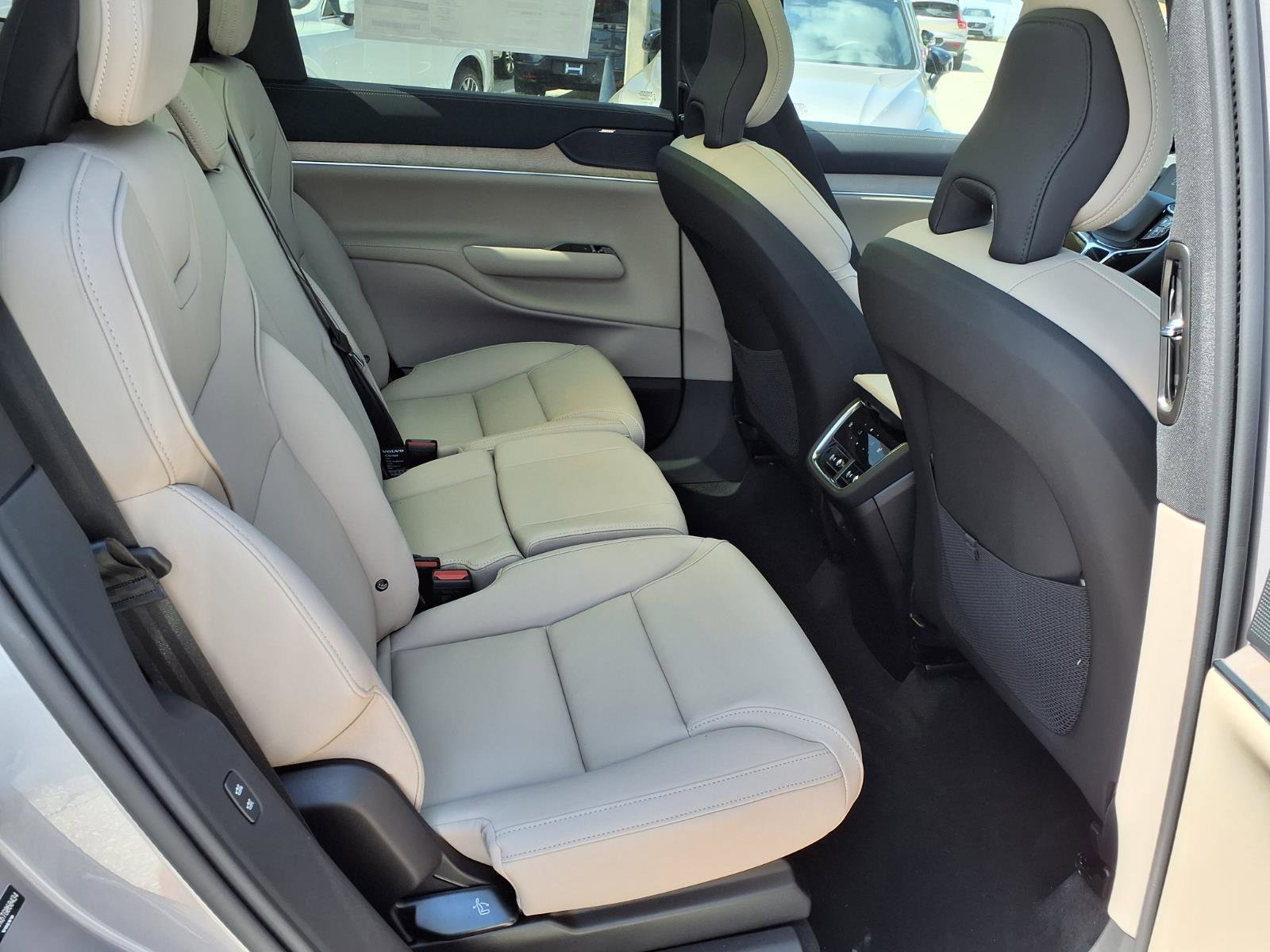 New 2026 Volvo EX90 Plus image 10