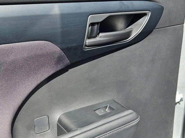 Used 2024 Toyota Highlander LE image 25