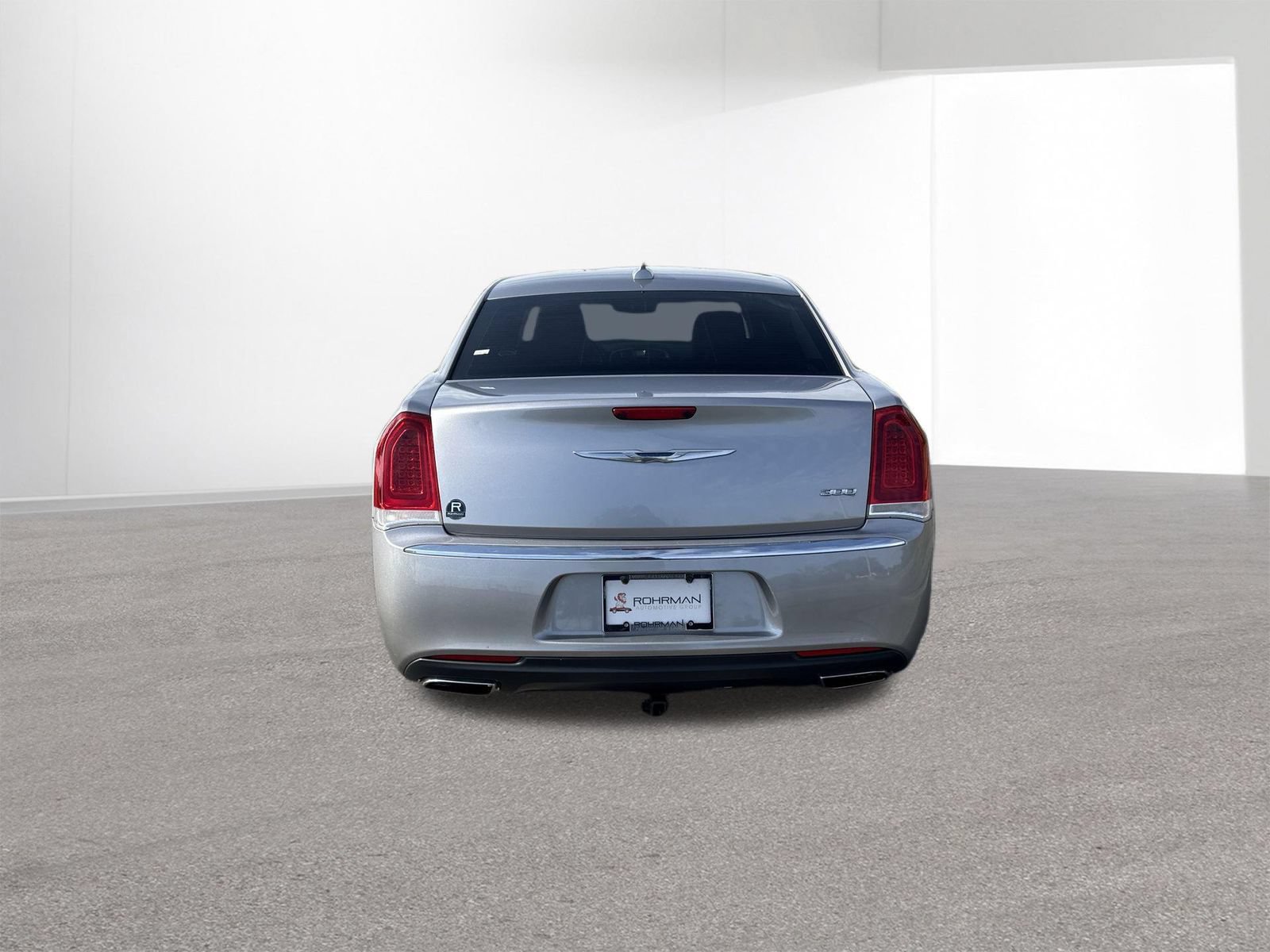 Used 2017 Chrysler 300 Limited RWD image 6