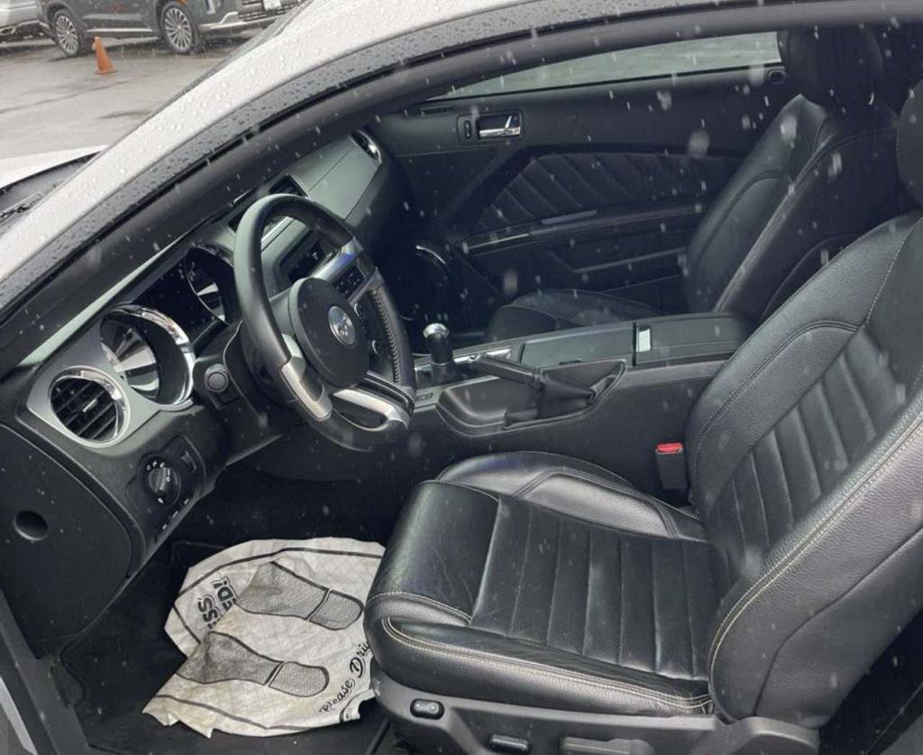 Used 2012 Ford Mustang GT Premium image 2