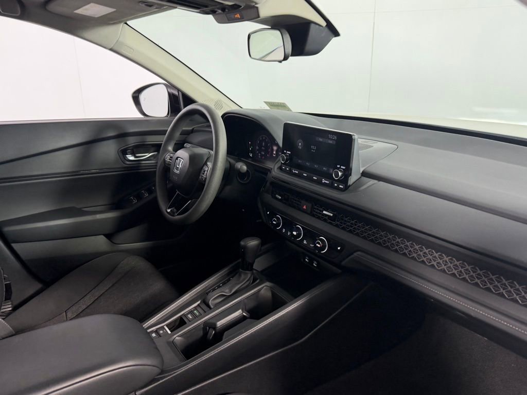Used 2025 Honda Accord SE image 30