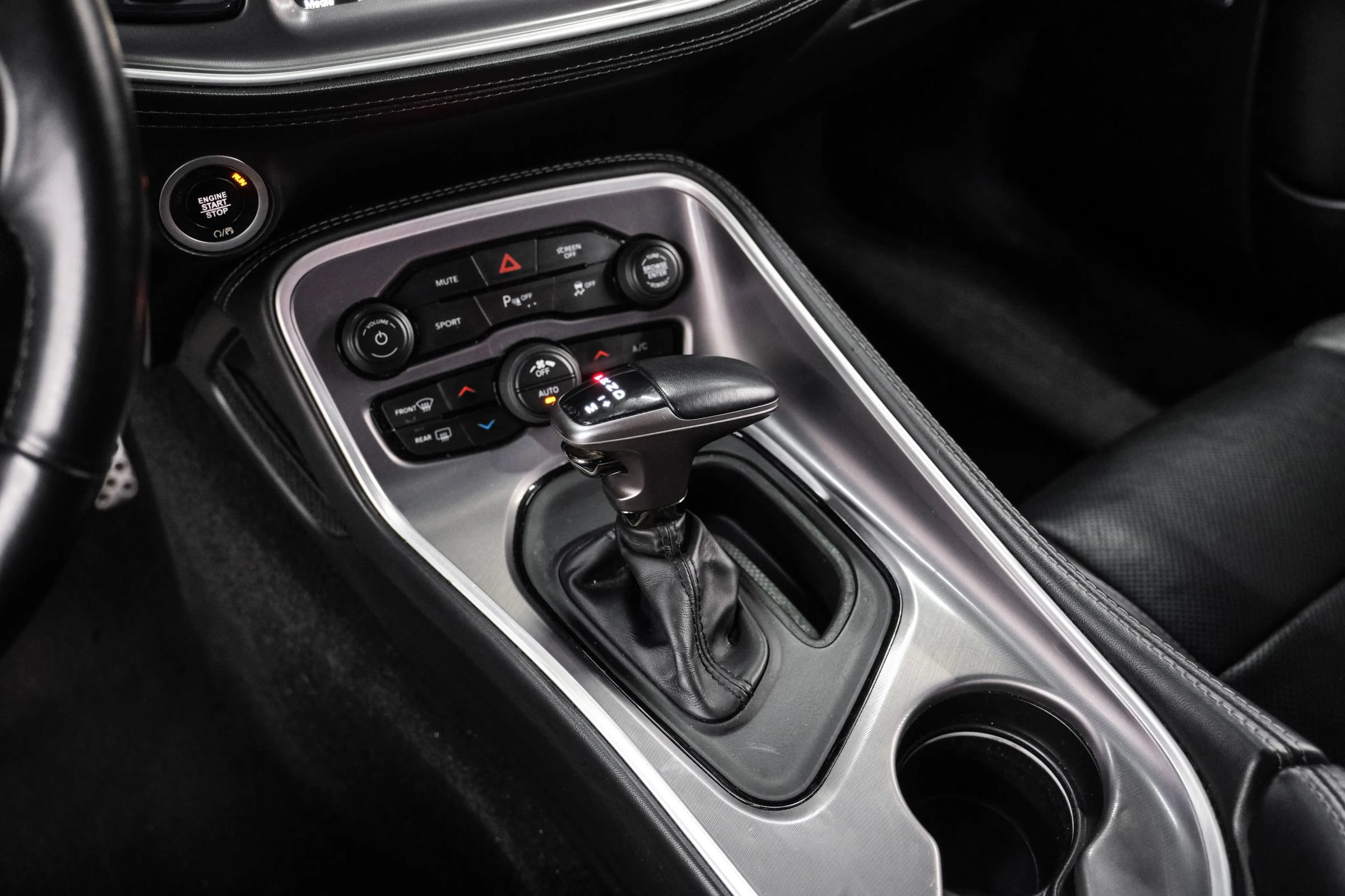 Used 2022 Dodge Challenger SXT w/ Plus Package RWD image 18