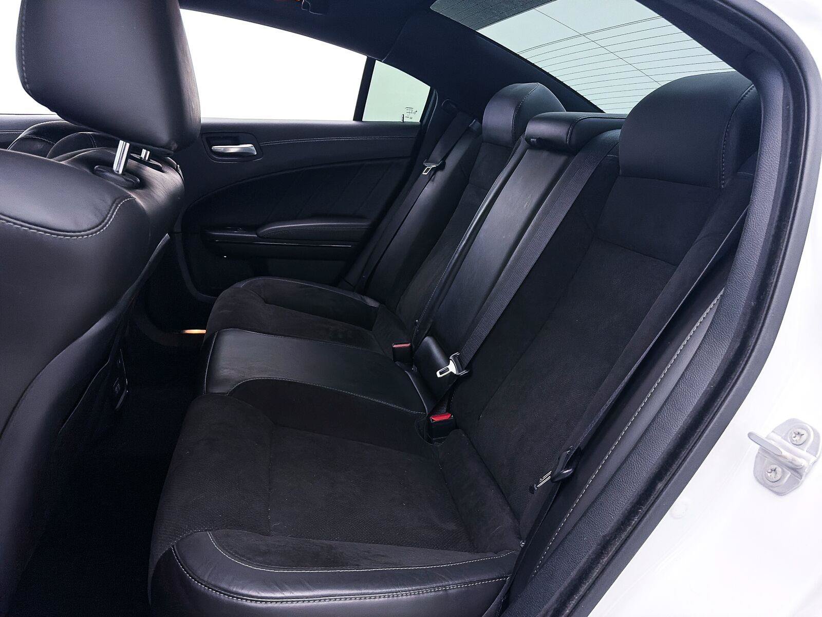 Used 2022 Dodge Charger R/T w/ Plus Group RWD image 38