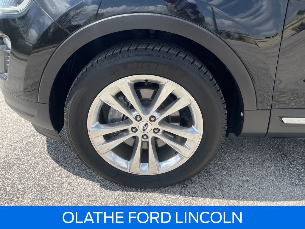 Certified 2019 Ford Explorer XLT w/ Equipment Group 202A AWD/4WD image 30
