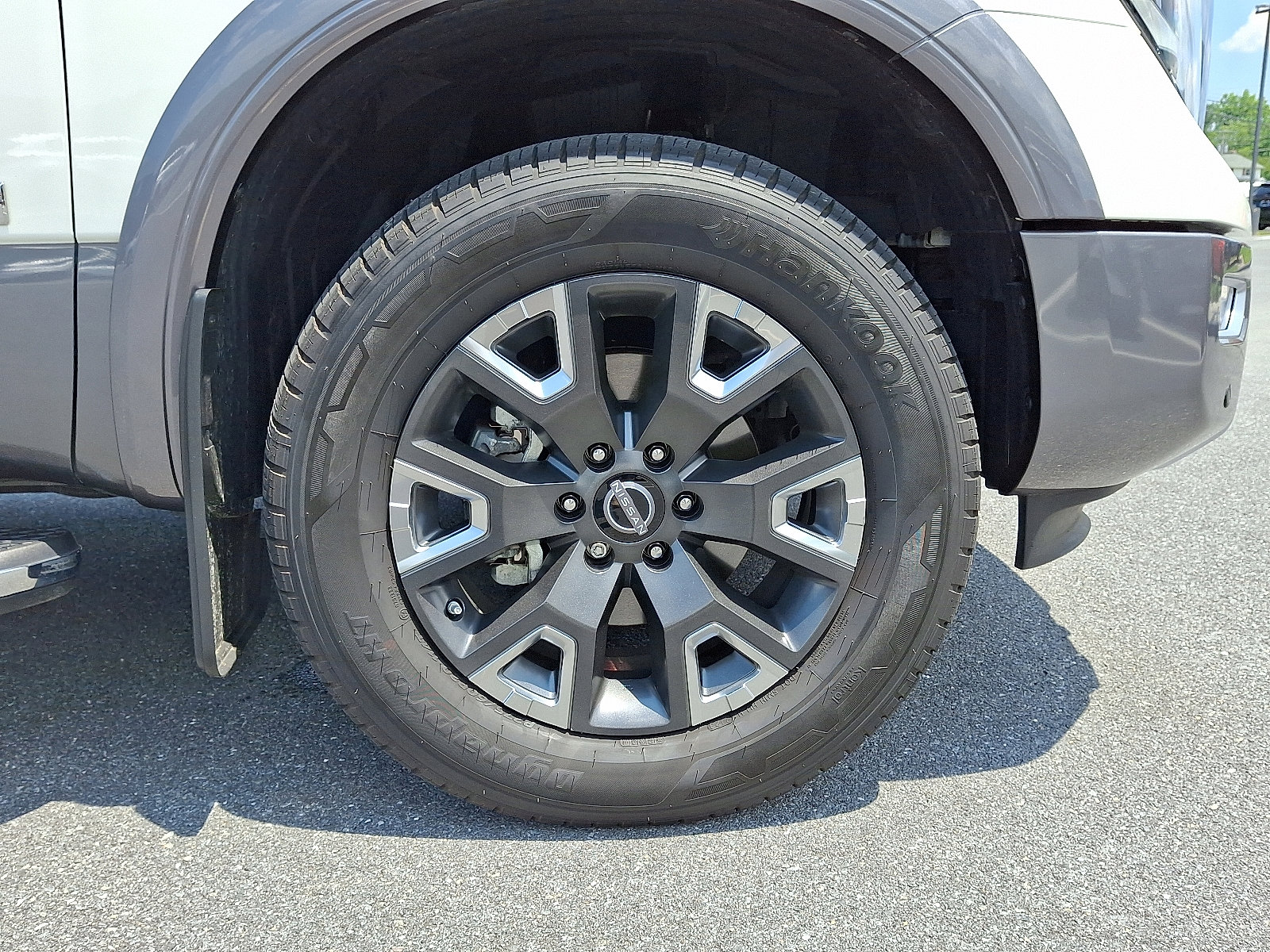 Used 2024 Nissan Titan Platinum Reserve w/ Moonroof Package image 9