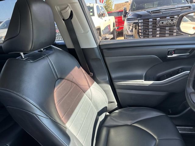 Used 2022 Toyota Highlander XLE image 14