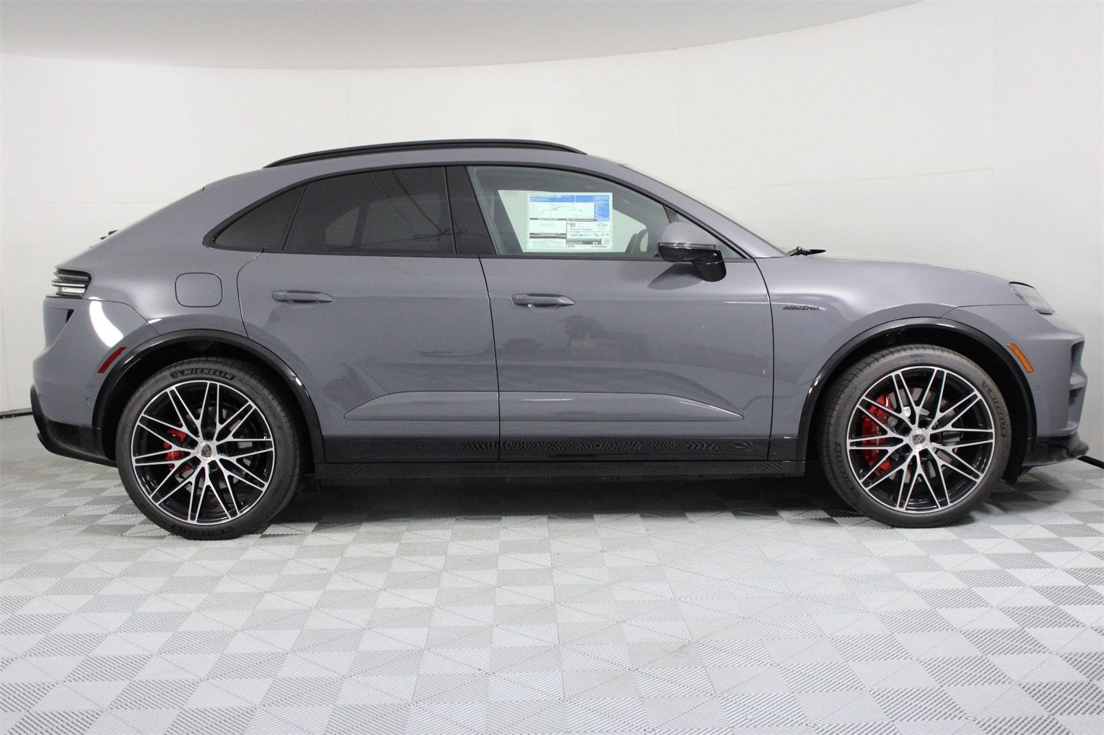 New 2025 Porsche Macan Turbo Electric image 8