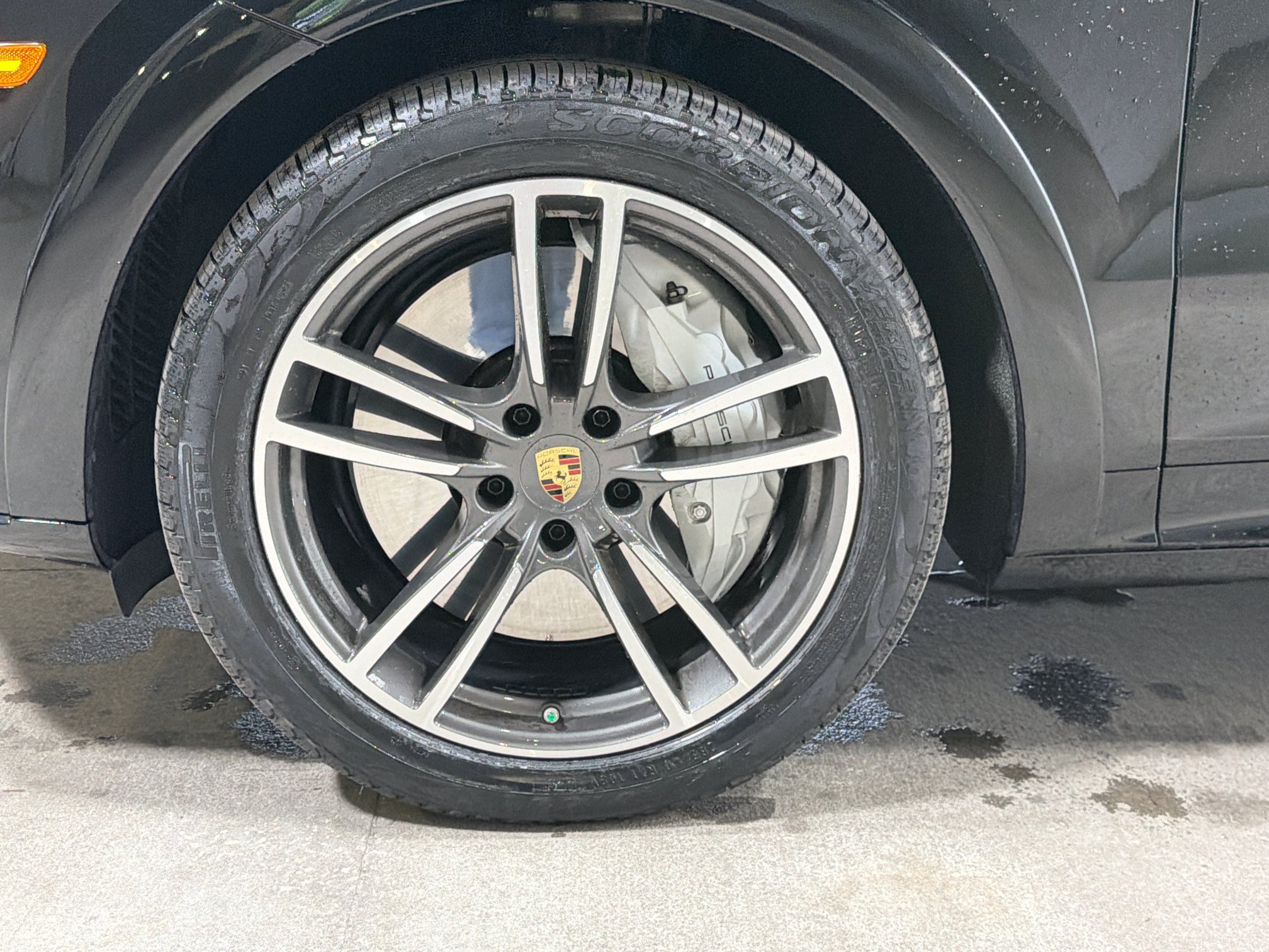Certified 2023 Porsche Cayenne Turbo AWD/4WD image 42