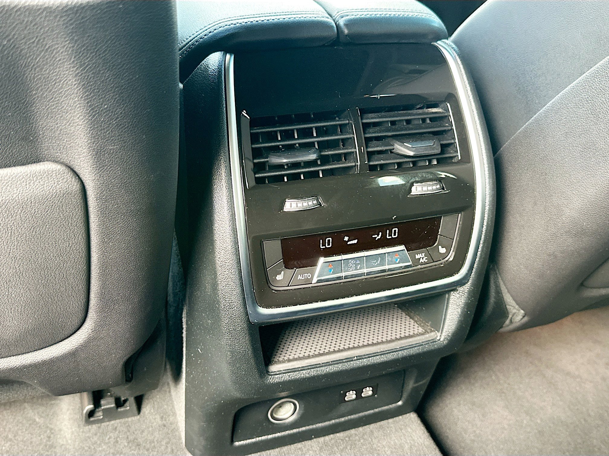 Certified 2024 BMW X5 M60i w/ Executive Package image 25