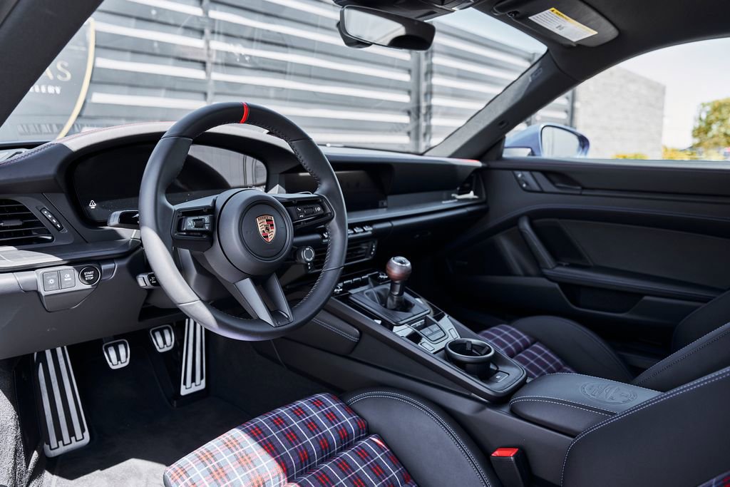 Used 2026 Porsche 911 Carrera T RWD image 4