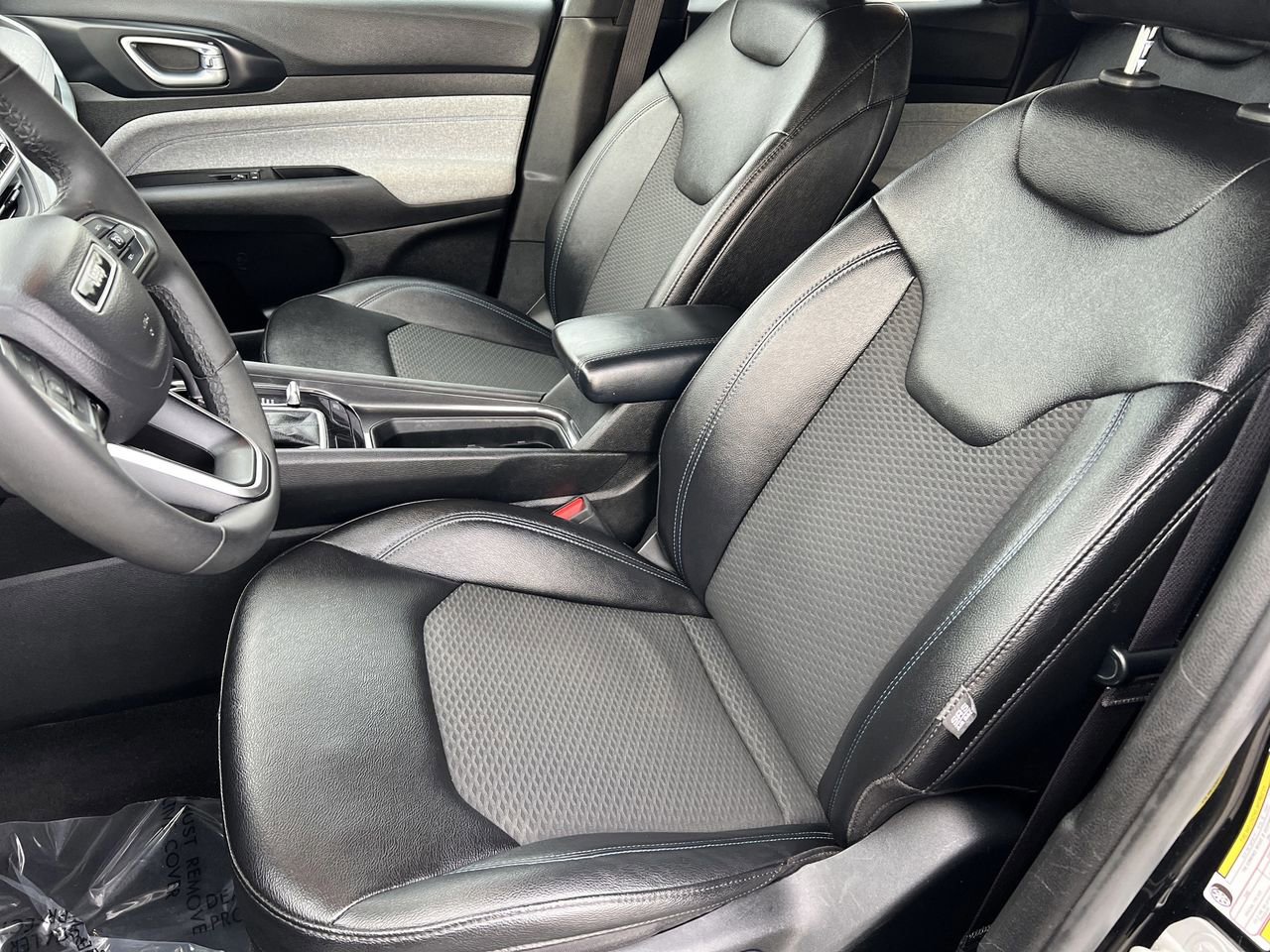 Used 2024 Jeep Compass Latitude image 18