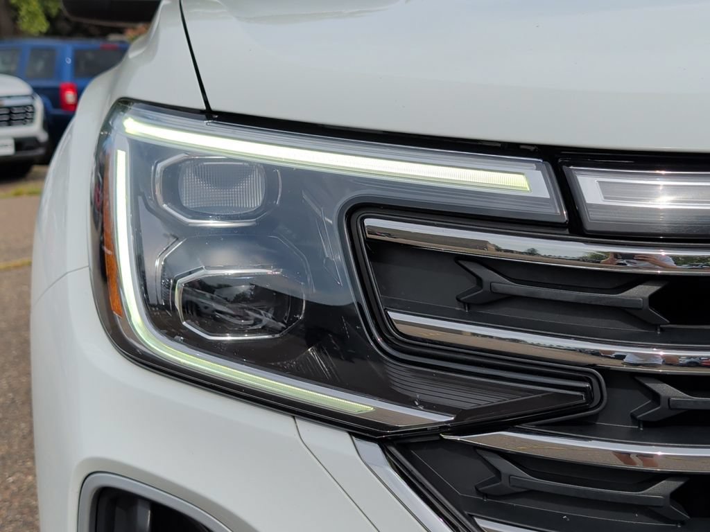 Used 2025 Volkswagen Atlas SE AWD/4WD image 42