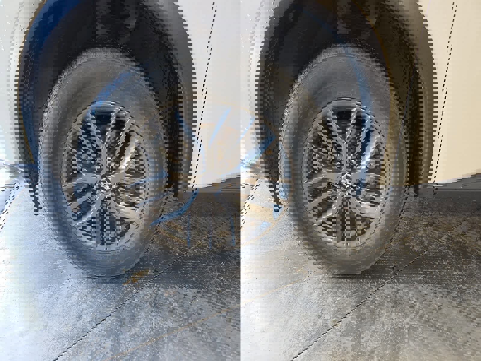 Used 2021 Nissan Rogue S image 2