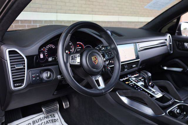 Used 2023 Porsche Cayenne Turbo AWD/4WD image 18