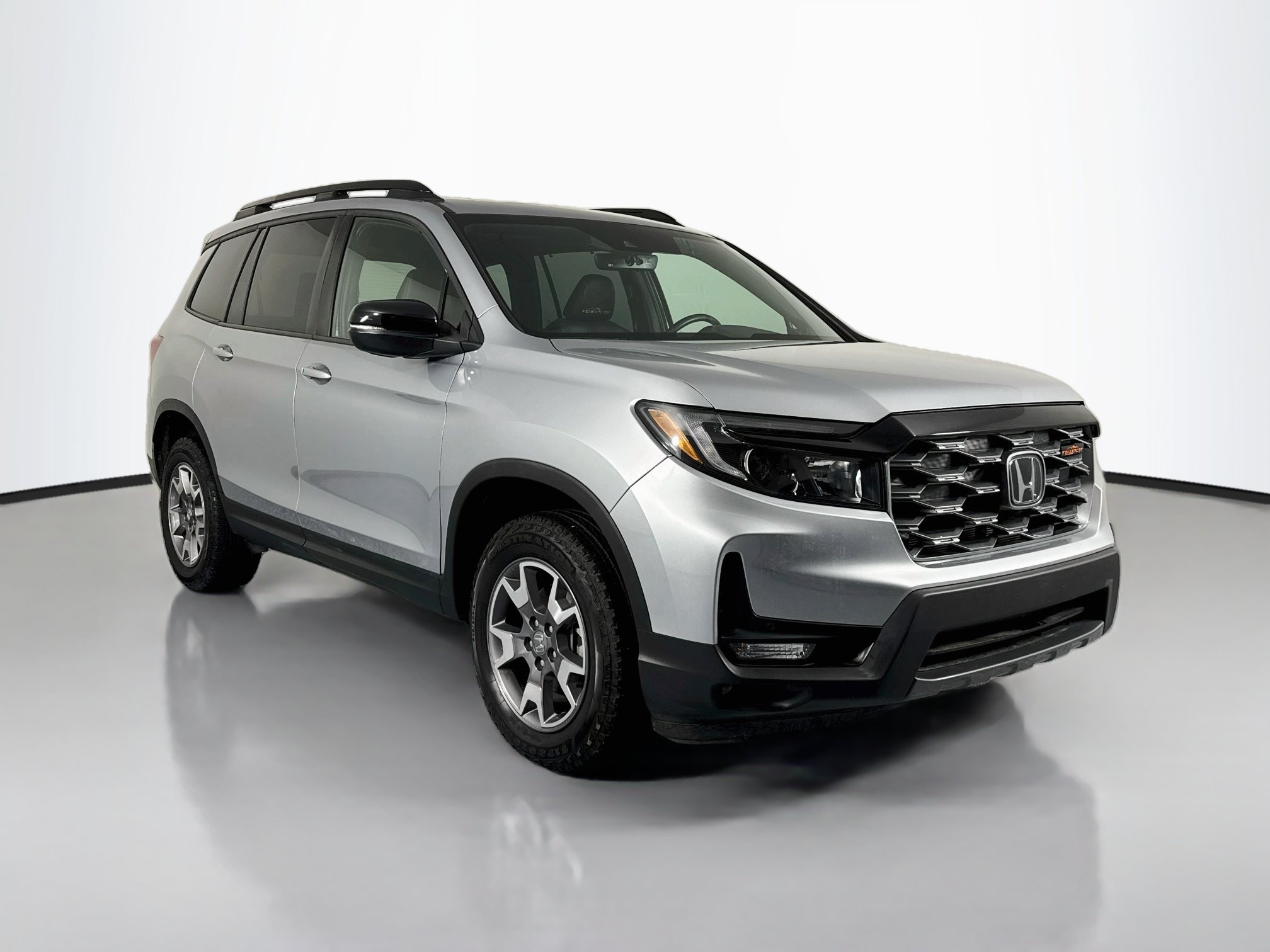 Certified 2023 Honda Passport TrailSport image 3