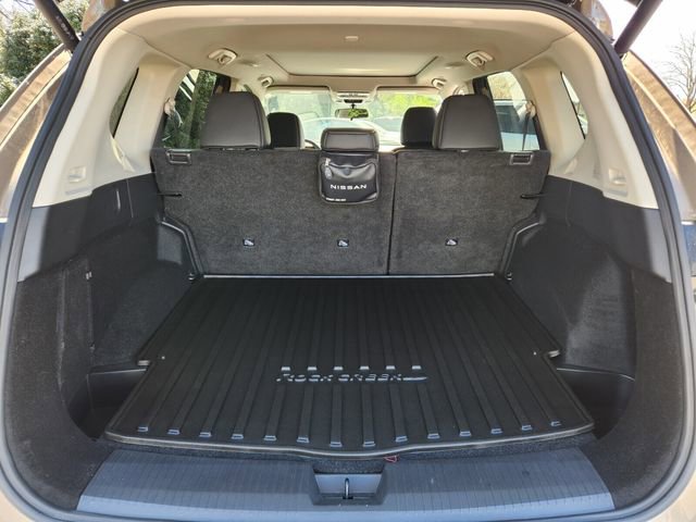 Certified 2024 Nissan Rogue SV w/ SV Premium Package FWD image 18