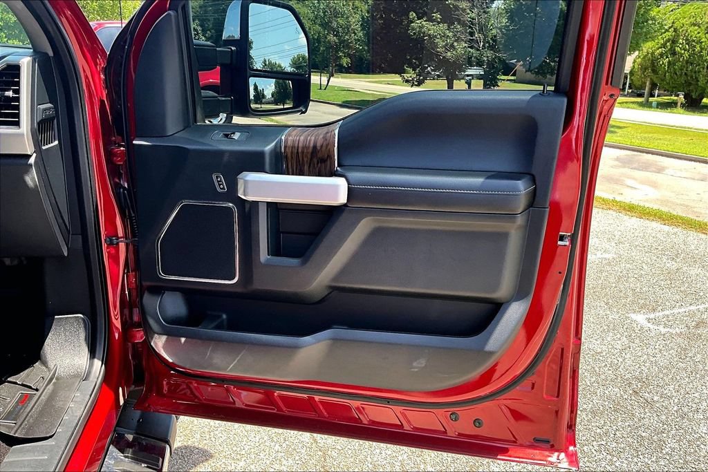 Used 2018 Ford F150 Lariat w/ Equipment Group 502A Luxury AWD/4WD image 21
