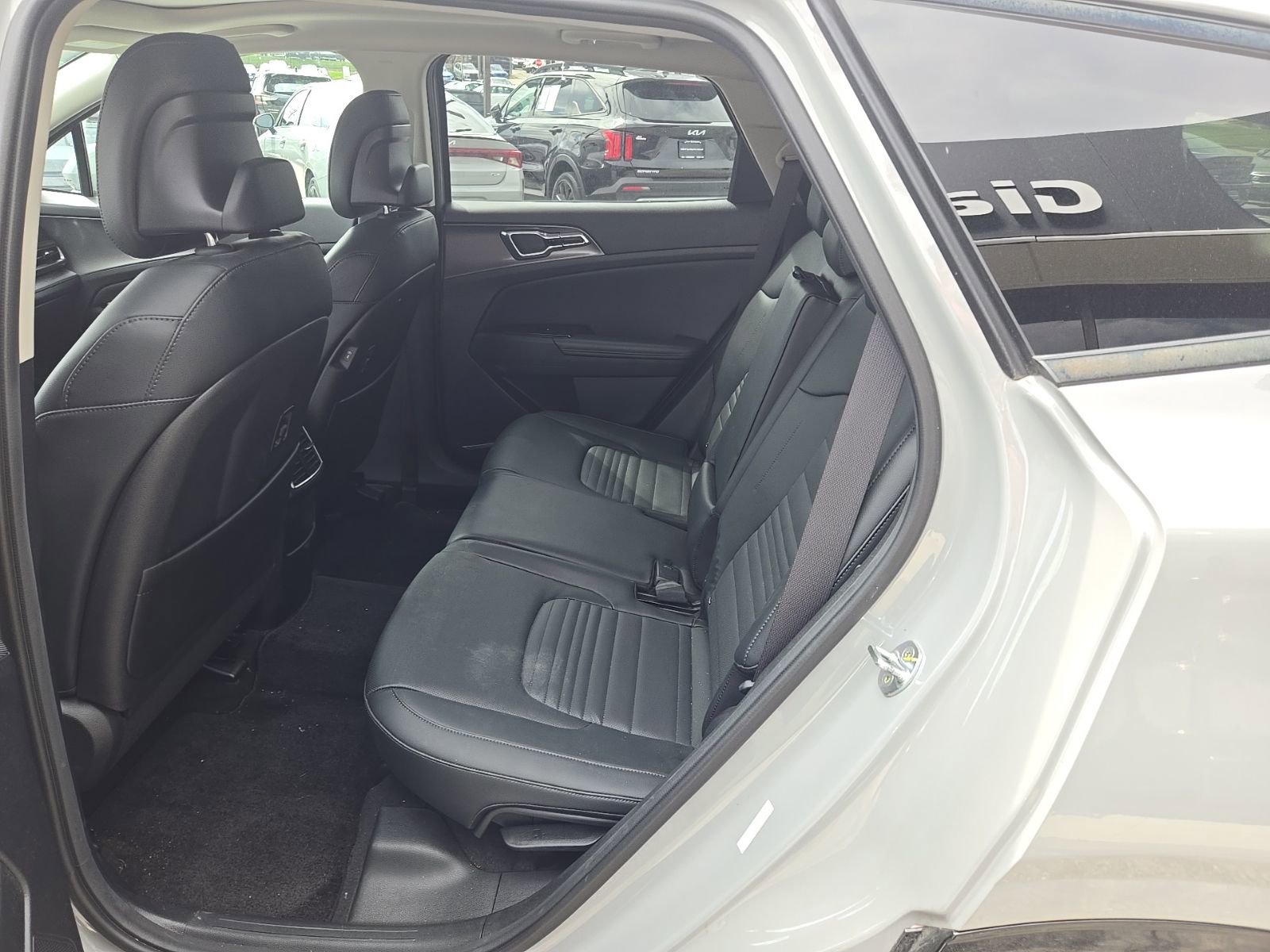 Used 2023 Kia Sportage SX image 12