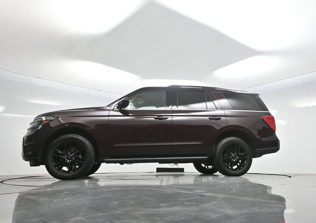 Used 2024 Ford Expedition XLT image 7