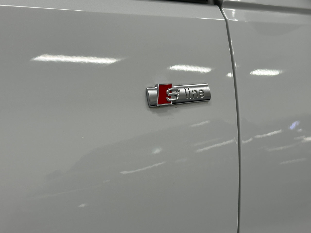 Used 2018 Audi A4 2.0T Ultra Premium w/ Convenience Package image 16