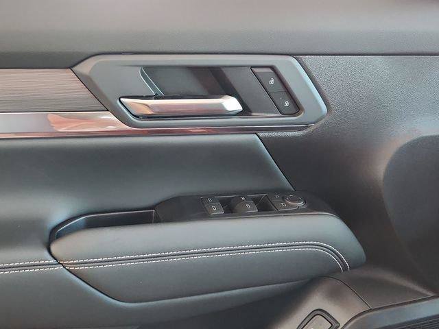 New 2027 GMC Terrain Elevation w/ Elevation Premium Package AWD/4WD image 8