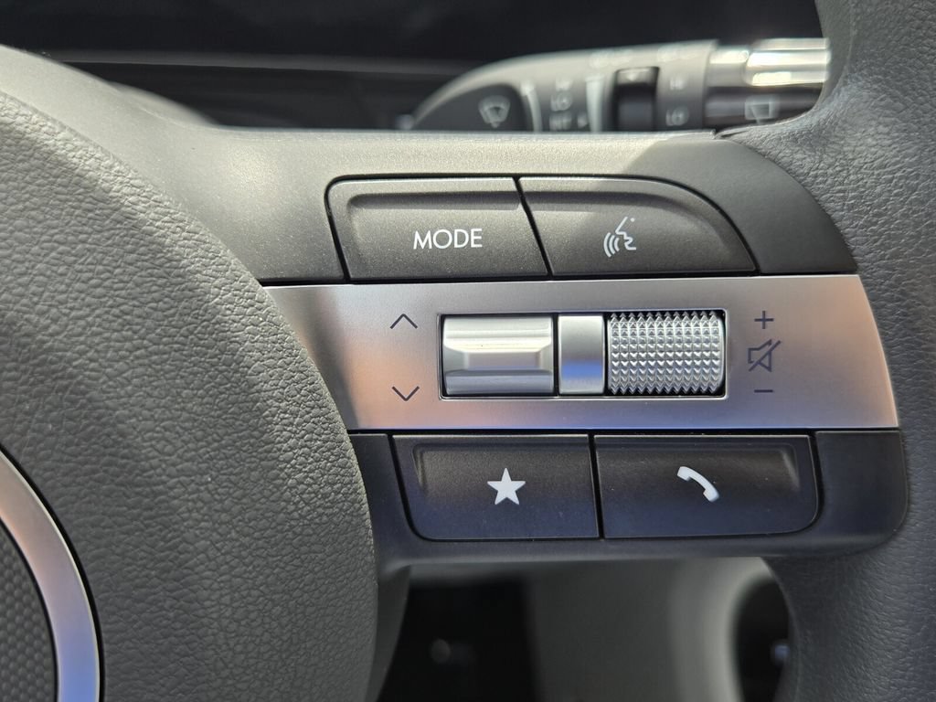 Used 2026 Hyundai Kona SE FWD image 25