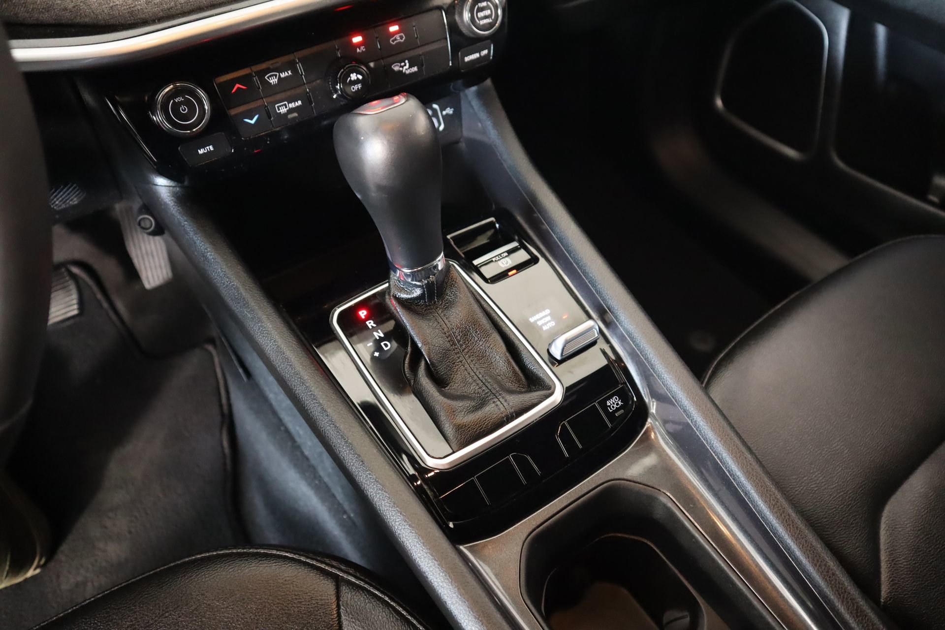 Used 2024 Jeep Compass Latitude image 8