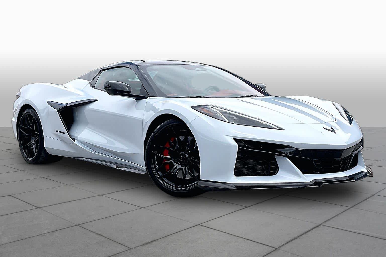 Used 2024 Chevrolet Corvette Z06 RWD image 3