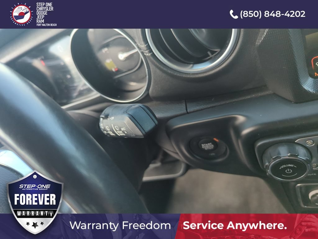 Used 2022 Jeep Wrangler Unlimited Sahara w/ Cold Weather Group AWD/4WD image 23