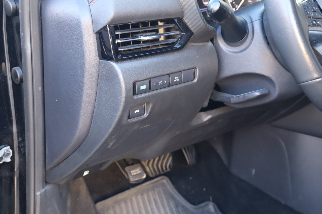 Used 2024 Nissan Sentra SR w/ SR Premium Package FWD image 23