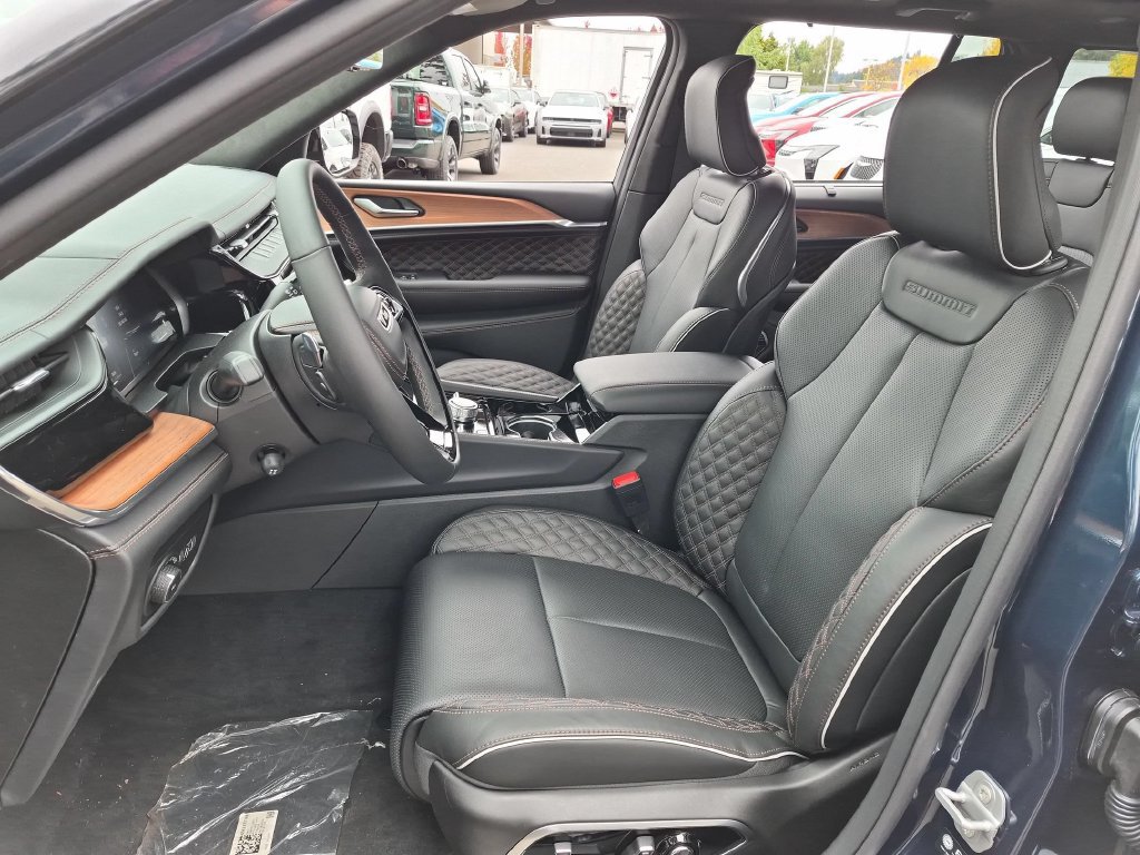 New 2027 Jeep Grand Cherokee Summit AWD/4WD image 12