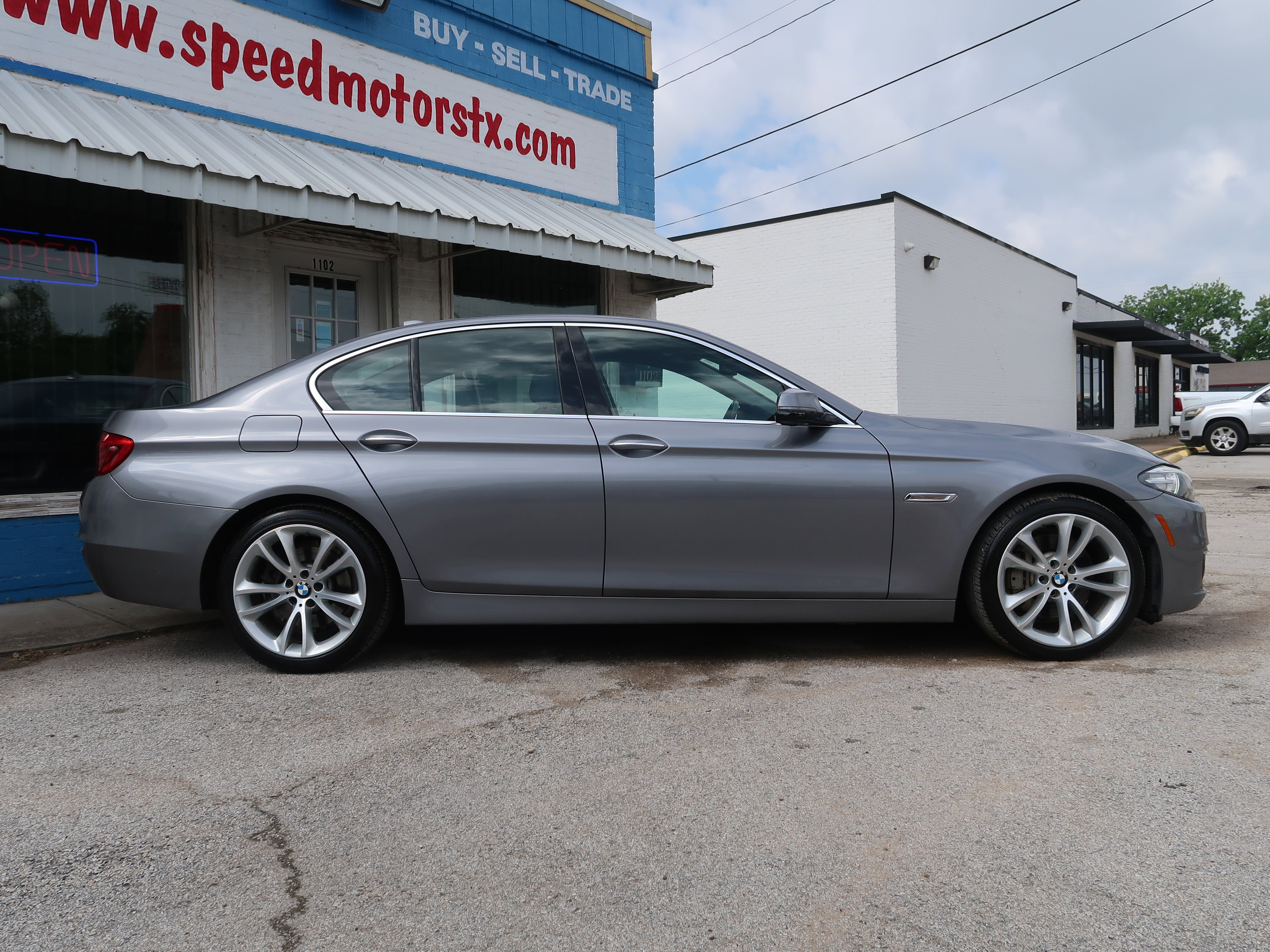 Used 2014 BMW 535d Sedan RWD image 4
