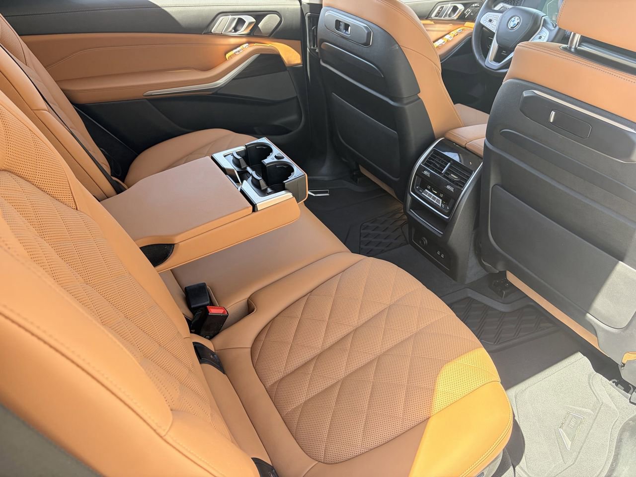 Used 2024 BMW X7 xDrive40i w/ Premium Package AWD/4WD image 14