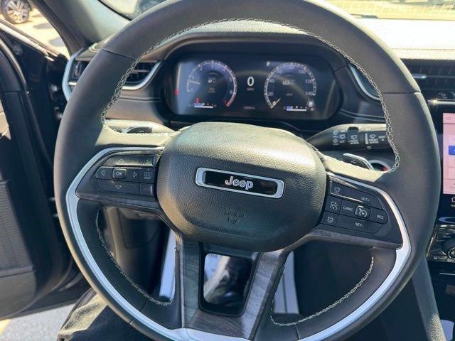 Certified 2024 Jeep Grand Cherokee Limited w/ Luxury Tech Group II image 15